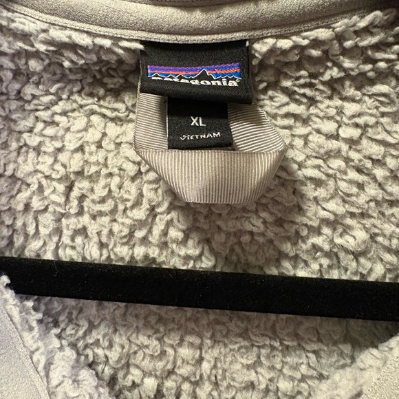 Patagonia Light Gray Sherpa Fleece Jacket - Picture 2 of 7